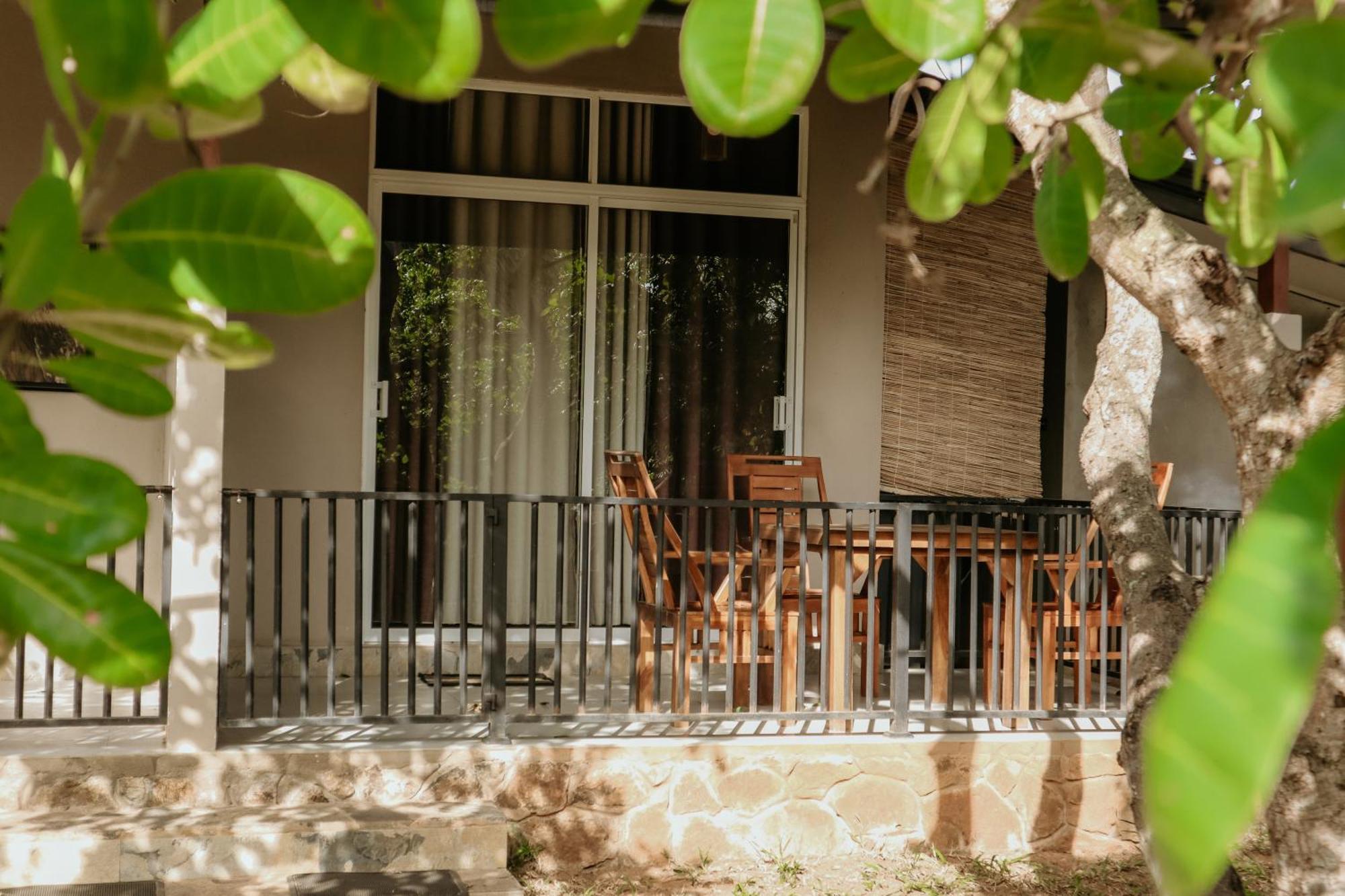 Saffron Lake Yala Tissamaharama Exterior photo